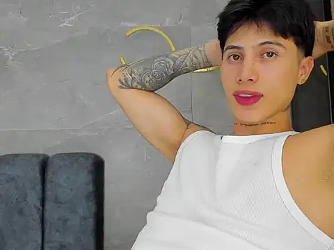 Snapshot of Klein_summer chatting on 14, 11, 2025 Klein summer online show from 14, 11, 2025