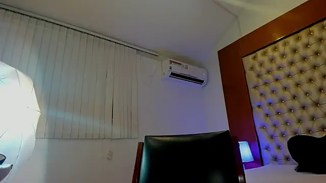 AlinaMilf online show from 14, 1, 2026