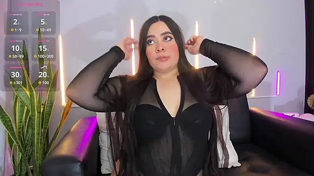 Snapshot of Monserrat_J chatting on 20, 11, 2025 Monserrat J online show from 20, 11, 2025