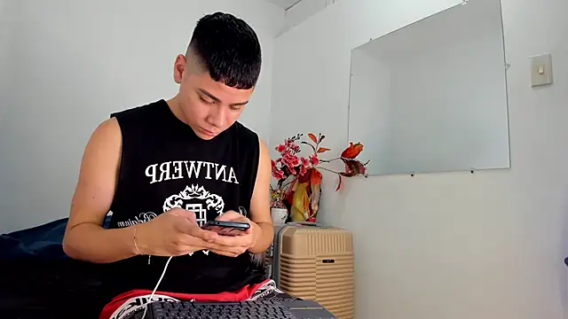 Lucastorrez01 online show from 20, 12, 2025