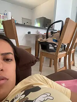 Snapshot of Lara_o chatting on 17, 11, 2025 Lara o online show from 17, 11, 2025