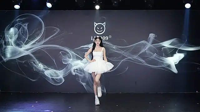 Snapshot of LU-909 chatting on 9, 1, 2026 LU-909 online show from 9, 1, 2026