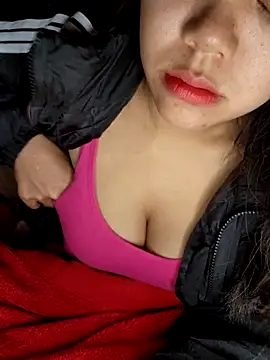 Snapshot of Xiu-L chatting on 19, 11, 2025 Xiu-L online show from 19, 11, 2025