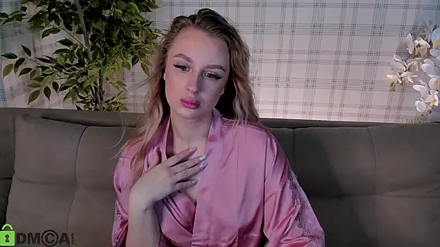 Snapshot of KiraRuiz chatting on 26, 2, 2026 KiraRuiz online show from 26, 2, 2026