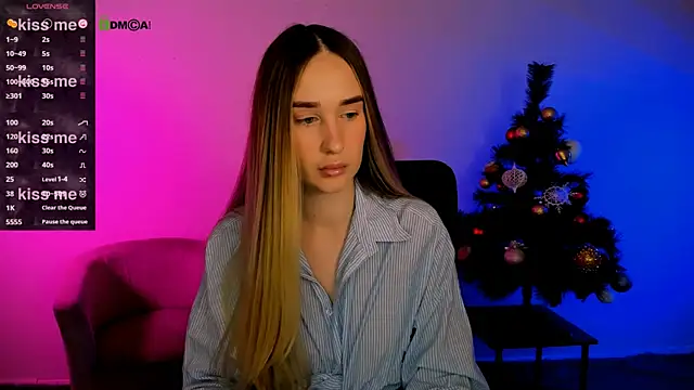 Snapshot of _kellykitten_ chatting on 17, 12, 2025 kellykitten online show from 17, 12, 2025