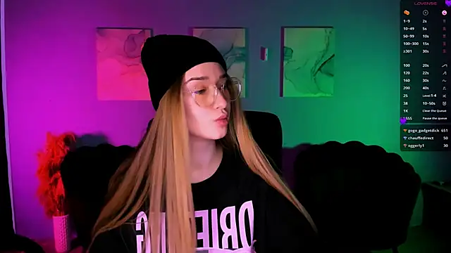 Snapshot of _kellykitten_ chatting on 9, 2, 2026 kellykitten online show from 9, 2, 2026