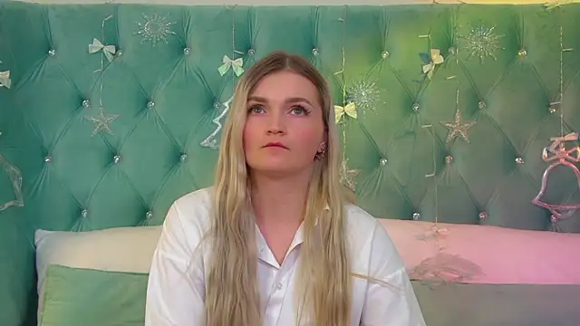 Snapshot of AnnyRaii chatting on 2, 12, 2025 AnnyRaii online show from 2, 12, 2025