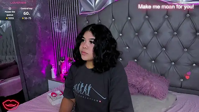 Snapshot of Amanda_Mooree chatting on 17, 5, 2026 Amanda Mooree online show from 17, 5, 2026