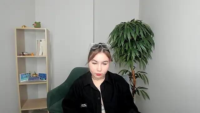 Snapshot of LaneUmanzor chatting on 19, 11, 2025 LaneUmanzor online show from 19, 11, 2025