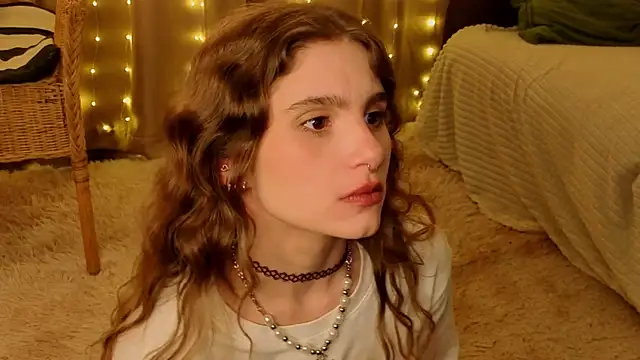 Snapshot of RozanneJordan chatting on 3, 6, 2026 RozanneJordan online show from 3, 6, 2026
