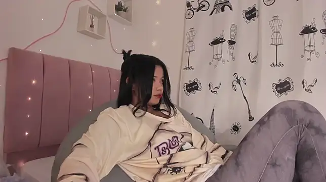 Luna lexy04 online show from 6, 5, 2026