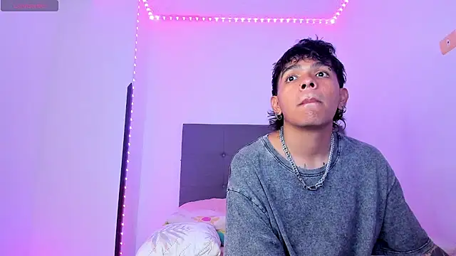 Snapshot of tessa__evans chatting on 6, 2, 2026 tessa evans online show from 6, 2, 2026