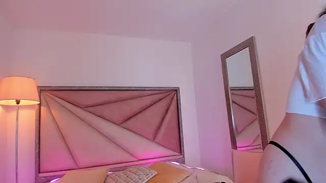 Snapshot of MarieTaylor_ chatting on 21, 11, 2025 MarieTaylor online show from 21, 11, 2025