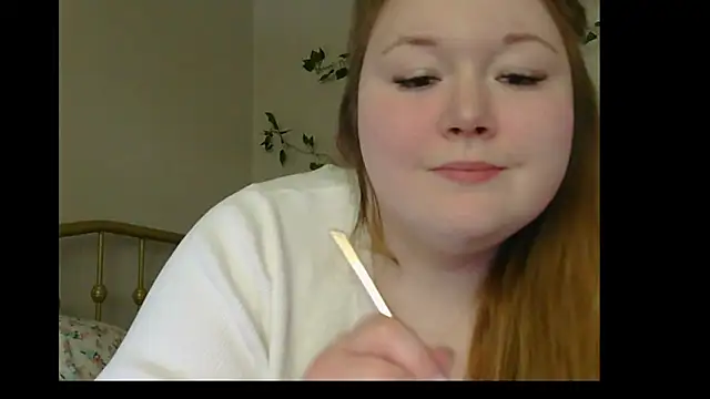 Lilah Sweet online show from 15, 6, 2026