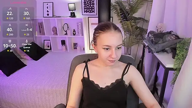 Snapshot of BeautifulSnake chatting on 2, 12, 2025 BeautifulSnake online show from 2, 12, 2025