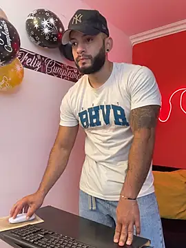 Snapshot of Mike_savage3 chatting on 17, 2, 2026 Mike savage3 online show from 17, 2, 2026