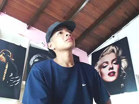 crissex3 online show from 19, 2, 2026