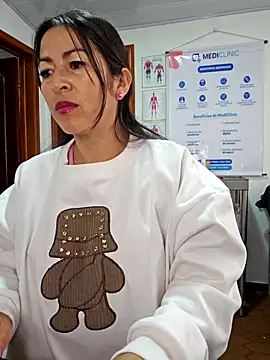 JustSamantha  online show from 5, 2, 2026