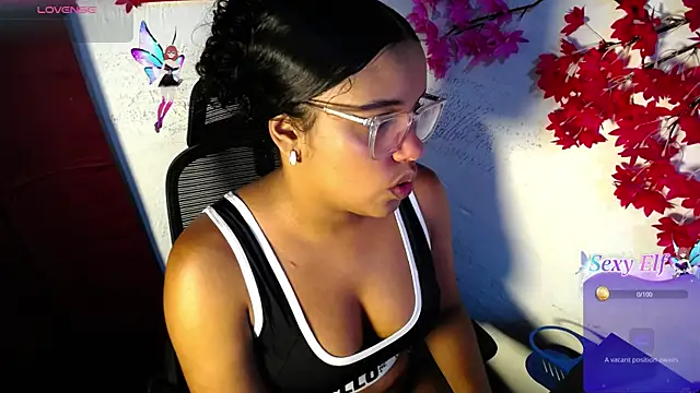 Snapshot of chleo_rosse chatting on 16, 6, 2026 chleo rosse online show from 16, 6, 2026
