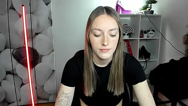 Snapshot of EvelynBlond chatting on 14, 1, 2026 EvelynBlond online show from 14, 1, 2026