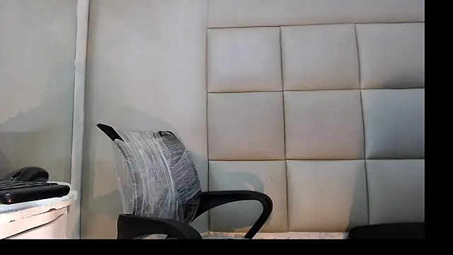 Snapshot of HollmanFronsh chatting on 15, 1, 2026 HollmanFronsh online show from 15, 1, 2026