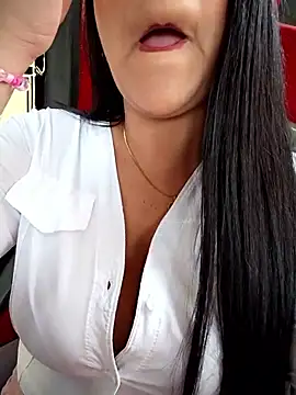 Layla-daring online show from 31, 1, 2026