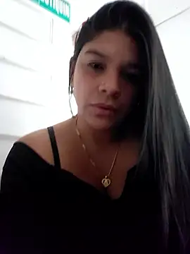 Snapshot of Layla-daring chatting on 19, 5, 2026 Layla-daring online show from 19, 5, 2026