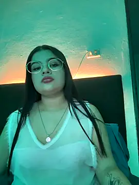 Snapshot of LouisaAlcott chatting on 20, 11, 2025 LouisaAlcott online show from 20, 11, 2025