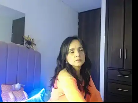 Juliana  lx online show from 5, 1, 2026