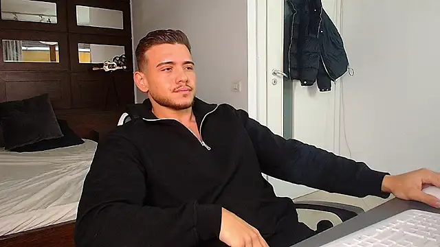 Snapshot of ElijahThorne chatting on 18, 1, 2026 ElijahThorne online show from 18, 1, 2026