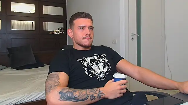 Snapshot of ElijahThorne chatting on 19, 1, 2026 ElijahThorne online show from 19, 1, 2026