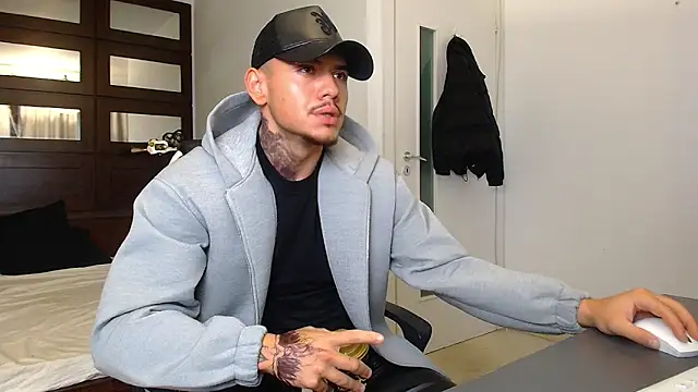 Snapshot of ElijahThorne chatting on 5, 2, 2026 ElijahThorne online show from 5, 2, 2026