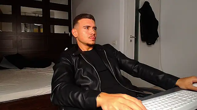 Snapshot of ElijahThorne chatting on 13, 2, 2026 ElijahThorne online show from 13, 2, 2026