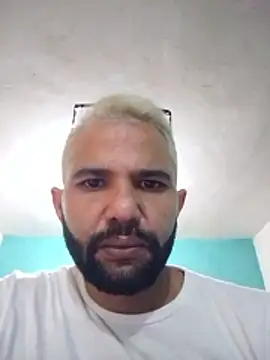 Snapshot of jhosemanuel chatting on 17, 12, 2025 jhosemanuel online show from 17, 12, 2025