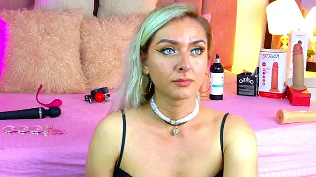 Lunitaa Diva online show from 10, 2, 2026