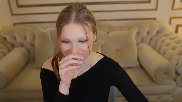 Charlotte Dreams online show from 7, 5, 2026