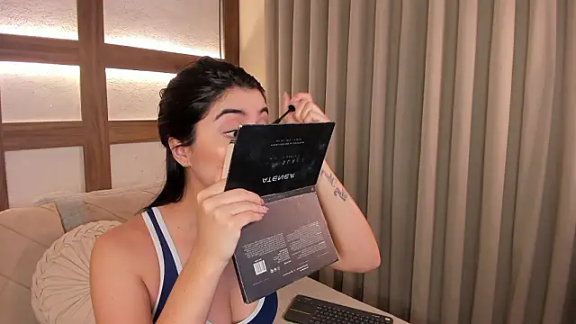 SarhaVega online show from 23, 2, 2026