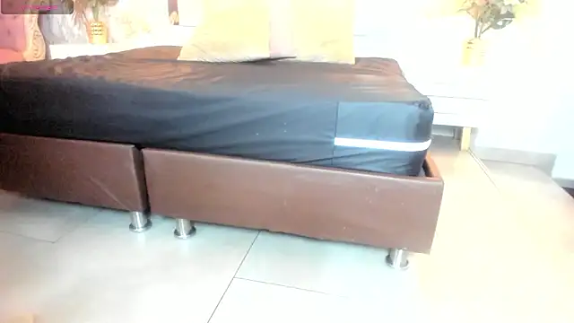 Mysterius Woman online show from 7, 2, 2026