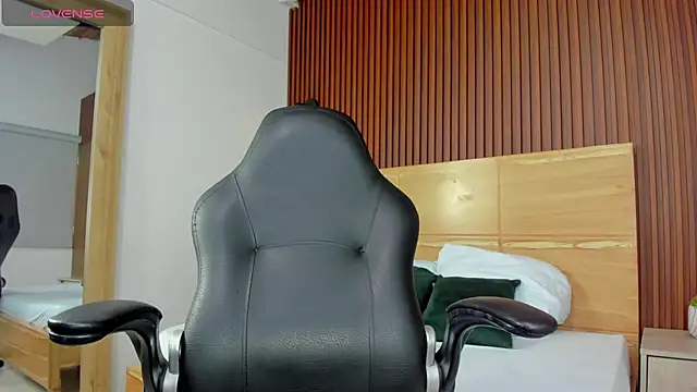 Snapshot of zully28_ chatting on 27, 11, 2025 zully28 online show from 27, 11, 2025