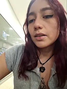 Snapshot of Eveeelyn25 chatting on 13, 2, 2026 Eveeelyn25 online show from 13, 2, 2026