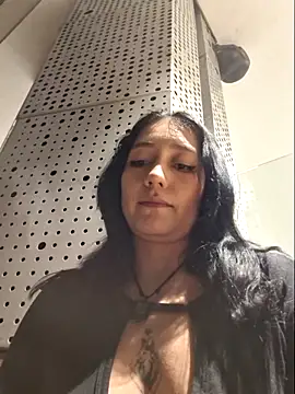 Snapshot of Eveeelyn25 chatting on 9, 5, 2026 Eveeelyn25 online show from 9, 5, 2026