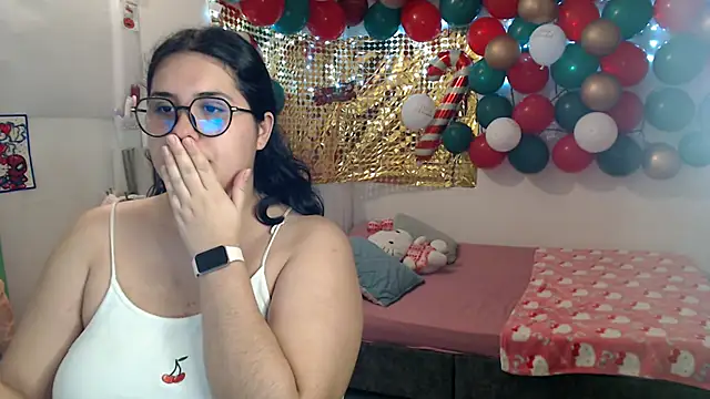 Snapshot of suckdreams19 chatting on 18, 12, 2025 suckdreams19 online show from 18, 12, 2025