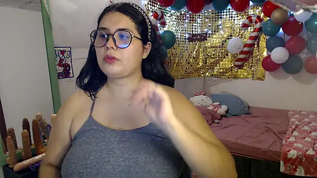 Snapshot of suckdreams19 chatting on 19, 12, 2025 suckdreams19 online show from 19, 12, 2025