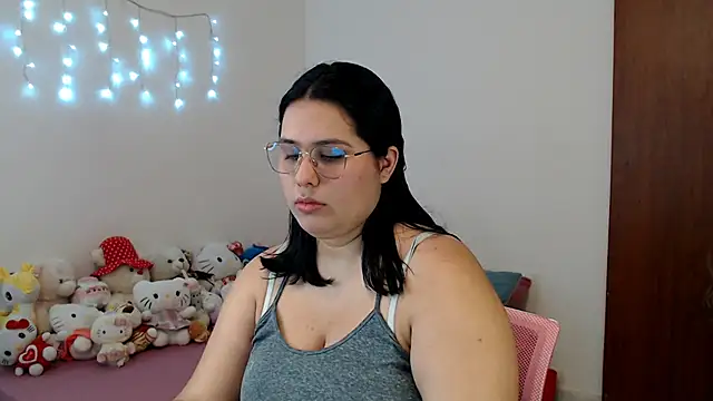 Snapshot of suckdreams19 chatting on 4, 2, 2026 suckdreams19 online show from 4, 2, 2026