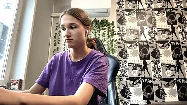 helgicuteness online show from 14, 1, 2026