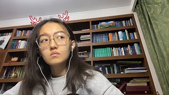 Snapshot of LinaClous chatting on 12, 1, 2026 LinaClous online show from 12, 1, 2026