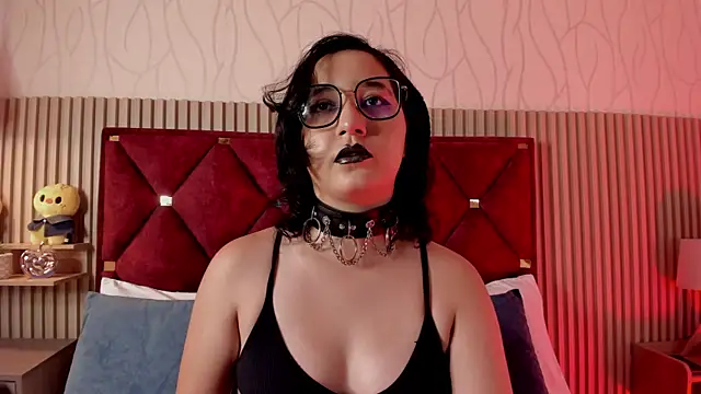 Kiri Velvet online show from 3, 6, 2026