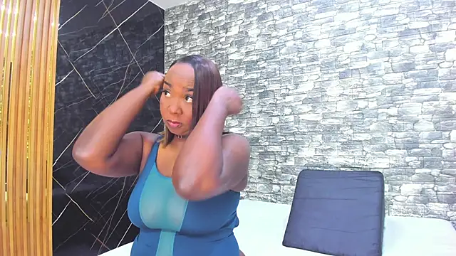 ZoeCollin online show from 5, 12, 2025