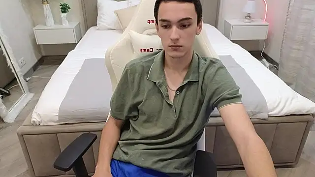 MoonlinSkinn online show from 26, 11, 2025