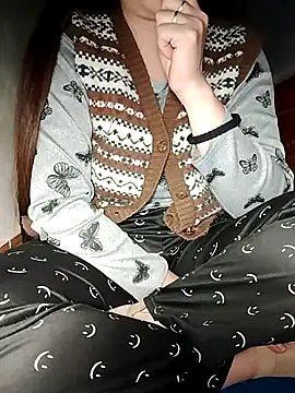 Snapshot of HanniZii chatting on 3, 12, 2025 HanniZii online show from 3, 12, 2025